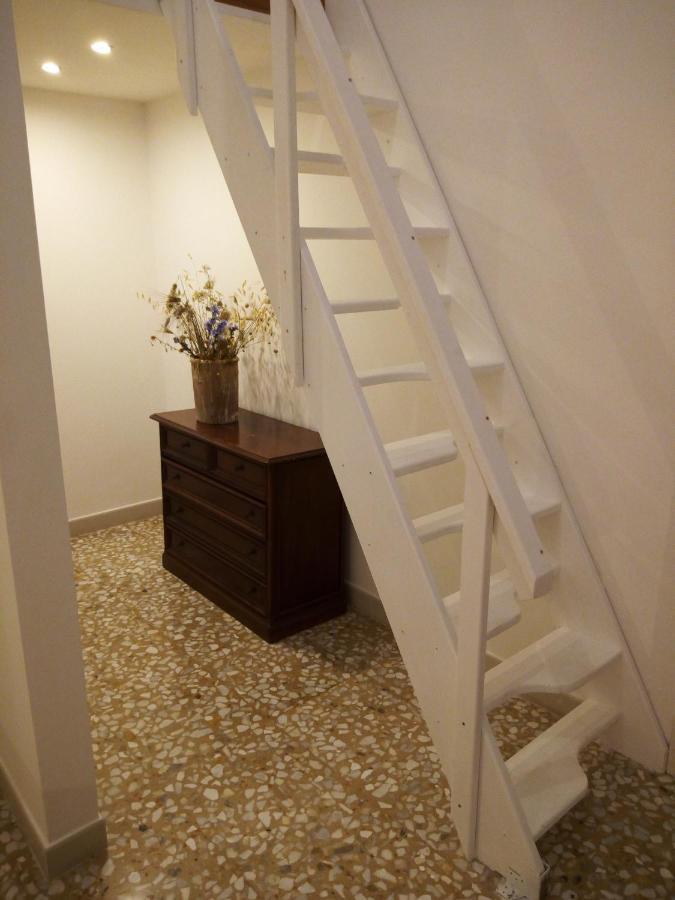 לינה וארוחת בוקר קסטריניאנו דל קאפו Cortile Calinea מראה חיצוני תמונה