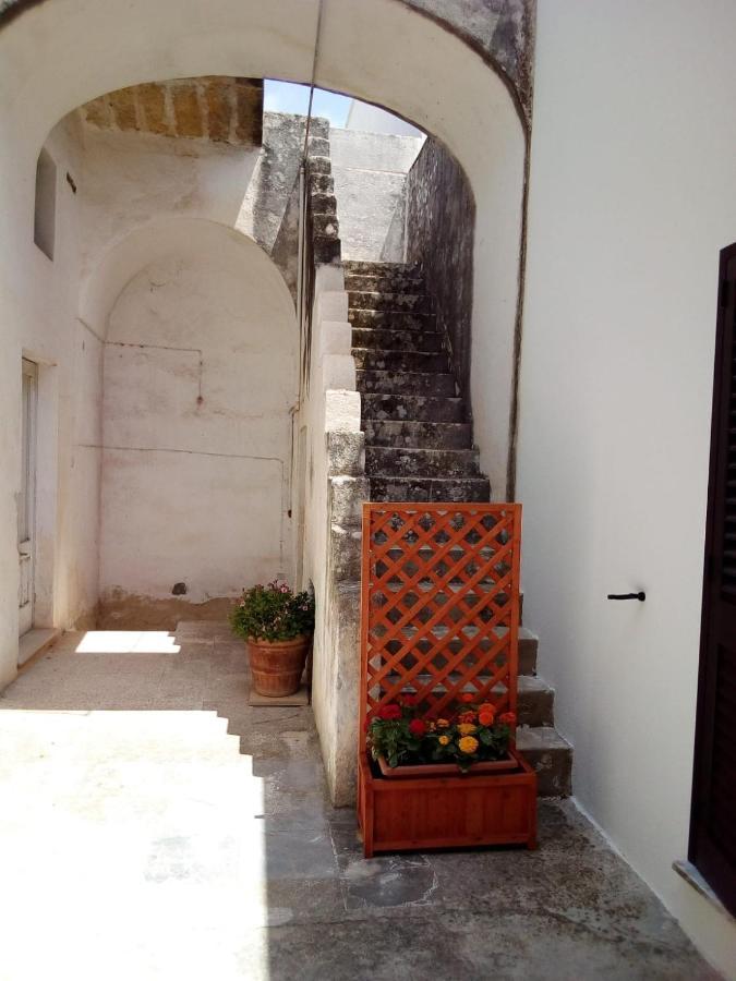 לינה וארוחת בוקר קסטריניאנו דל קאפו Cortile Calinea מראה חיצוני תמונה