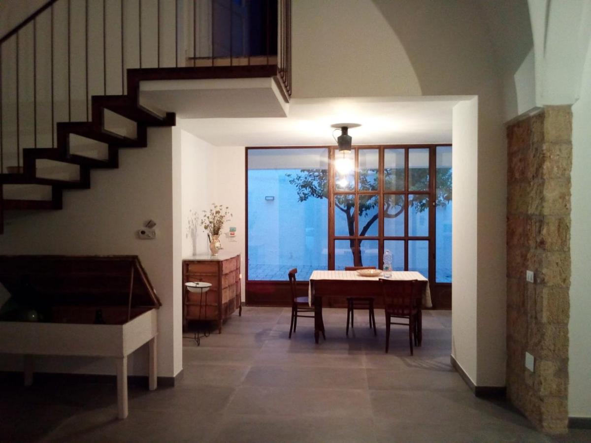 לינה וארוחת בוקר קסטריניאנו דל קאפו Cortile Calinea מראה חיצוני תמונה