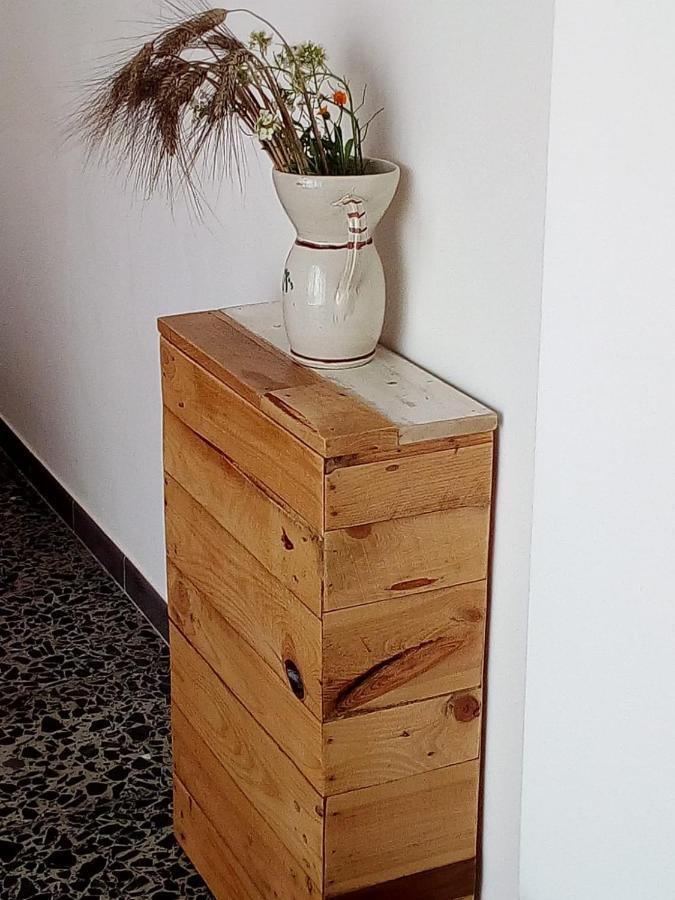 לינה וארוחת בוקר קסטריניאנו דל קאפו Cortile Calinea מראה חיצוני תמונה