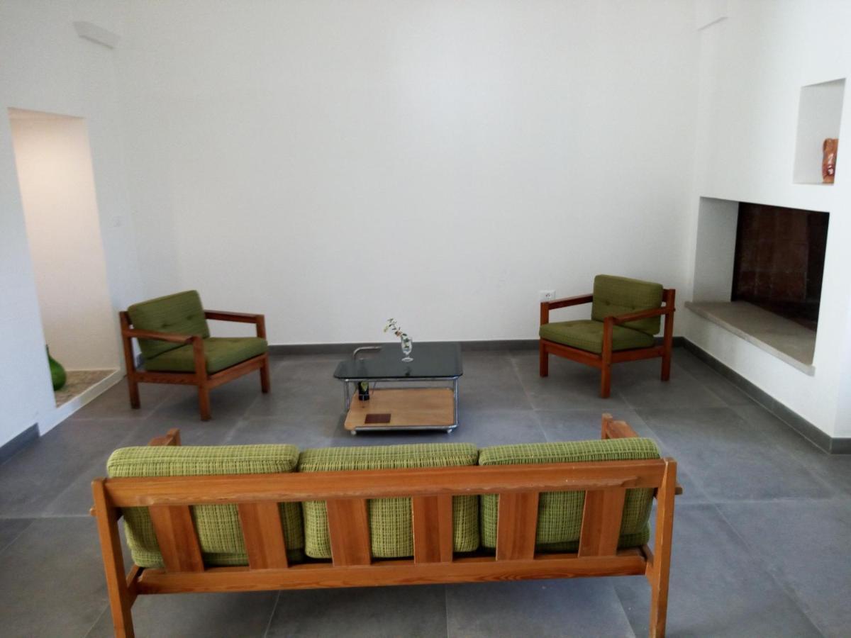 לינה וארוחת בוקר קסטריניאנו דל קאפו Cortile Calinea מראה חיצוני תמונה
