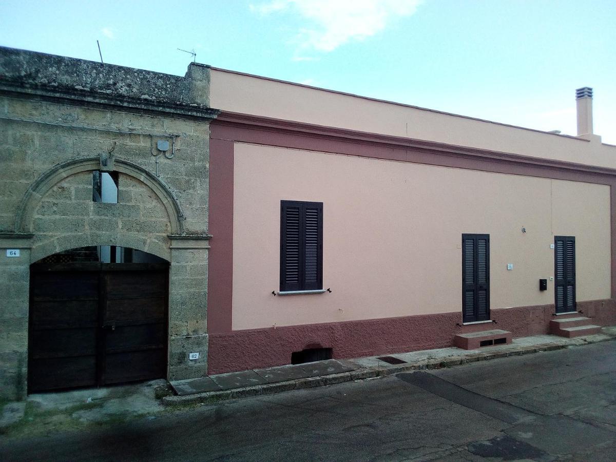 לינה וארוחת בוקר קסטריניאנו דל קאפו Cortile Calinea מראה חיצוני תמונה